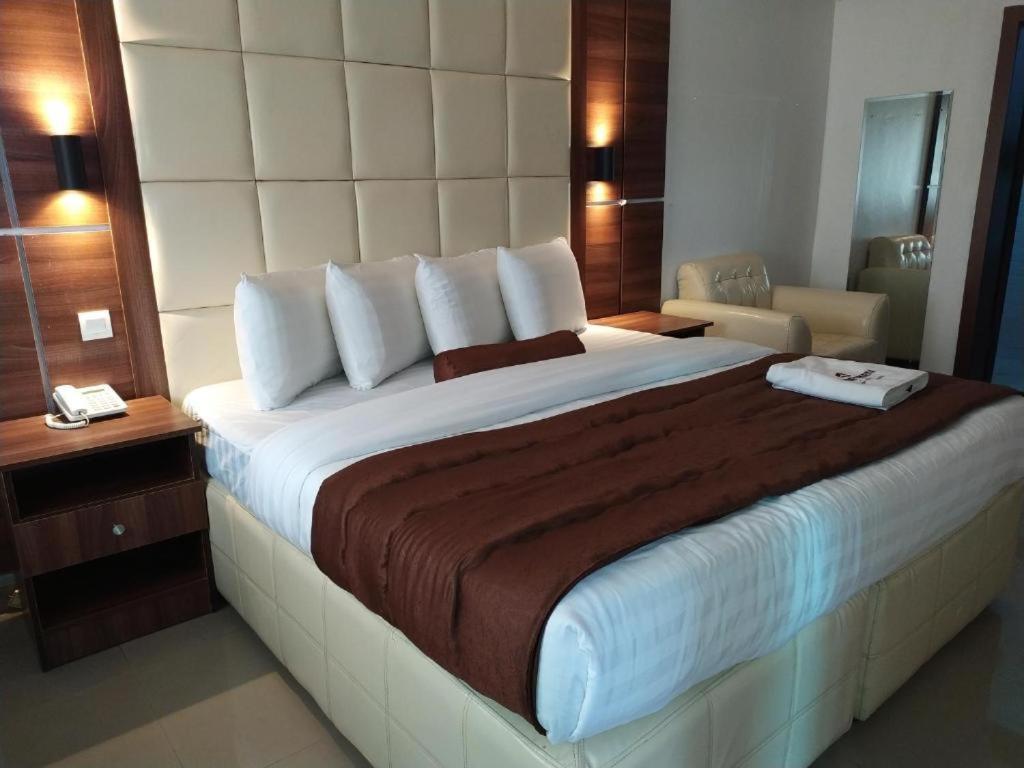 Presken Hotel @Oniru Lagos Esterno foto