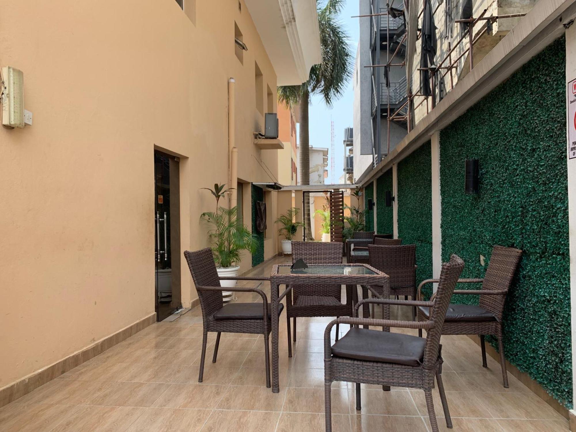 Presken Hotel @Oniru Lagos Esterno foto